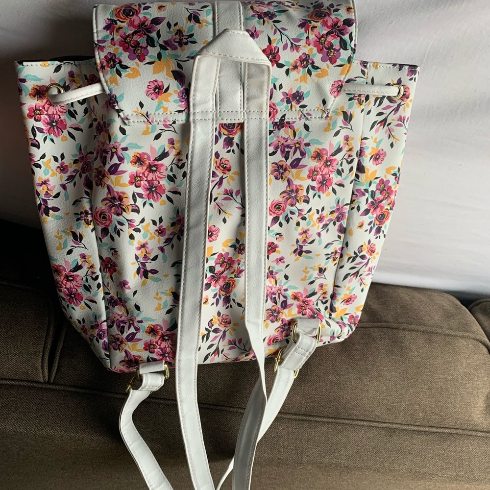 Backpack - Picture 3 of 3